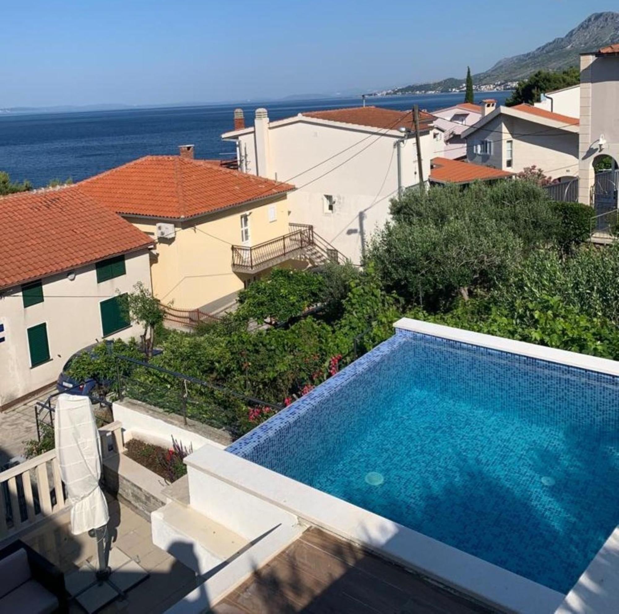 Apartments With Pool Vrdoljak Omis Phòng bức ảnh