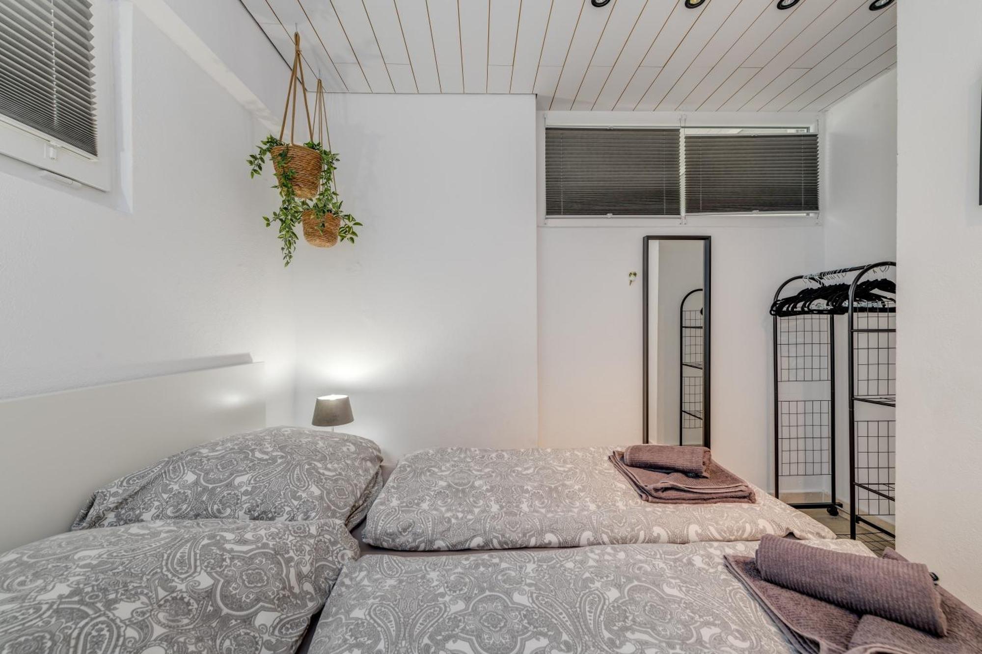 Apartments With Pool Vrdoljak Omis Phòng bức ảnh