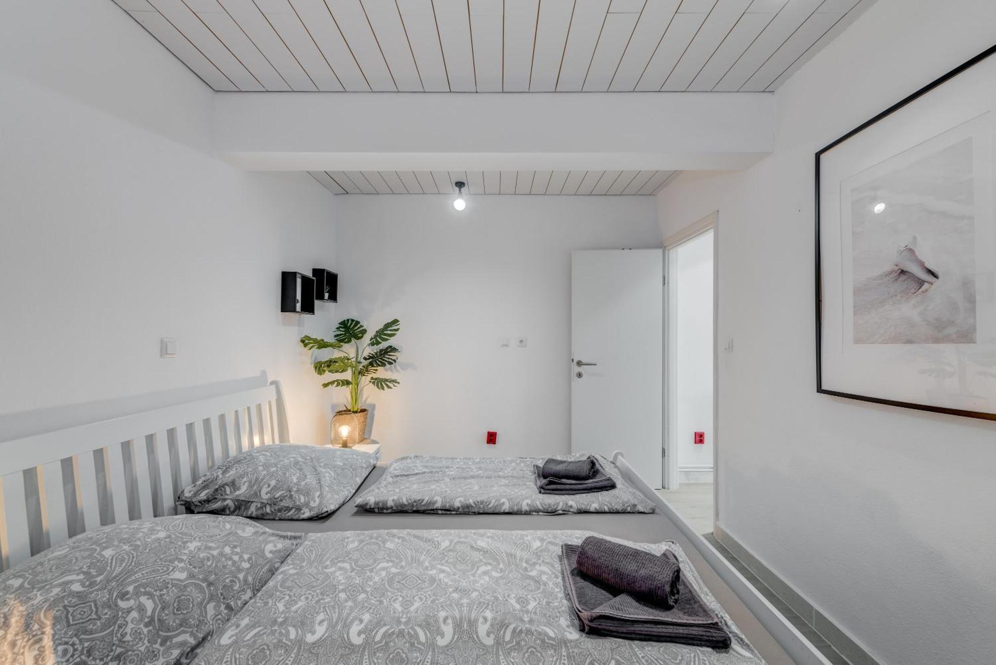 Apartments With Pool Vrdoljak Omis Phòng bức ảnh