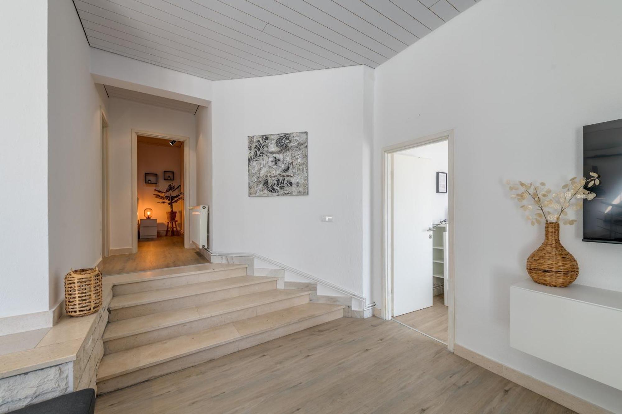 Apartments With Pool Vrdoljak Omis Phòng bức ảnh