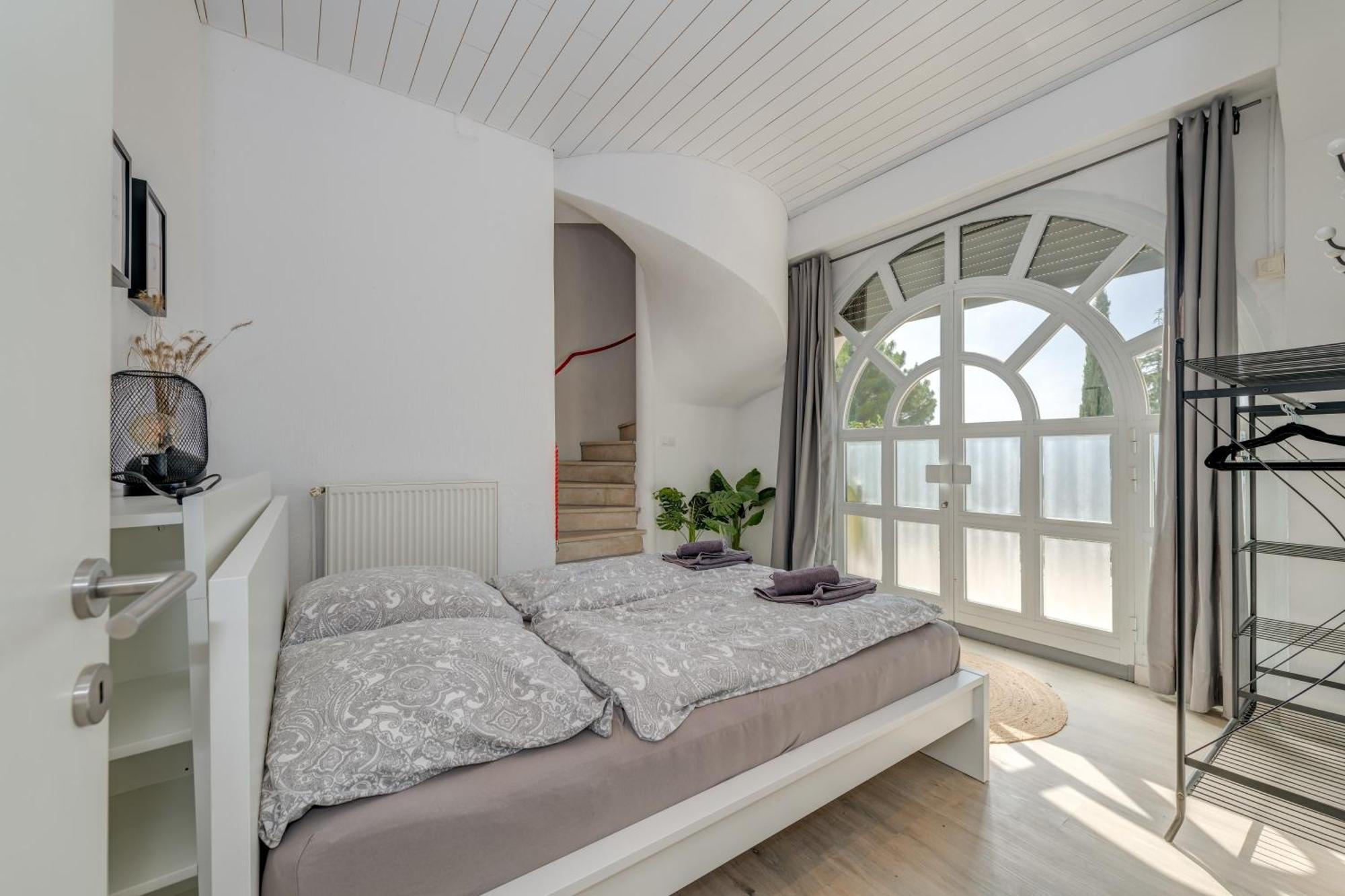 Apartments With Pool Vrdoljak Omis Phòng bức ảnh