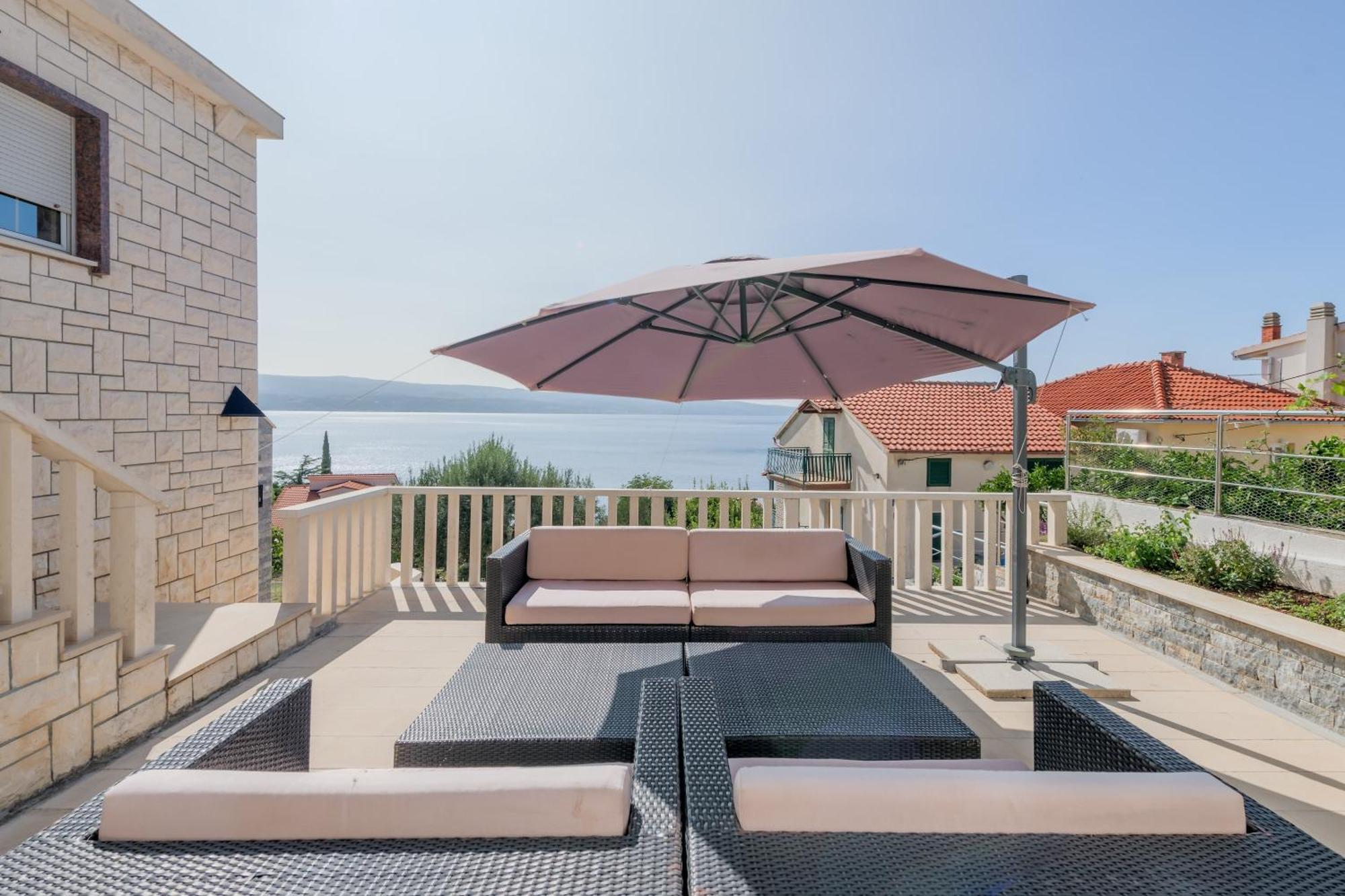 Apartments With Pool Vrdoljak Omis Phòng bức ảnh