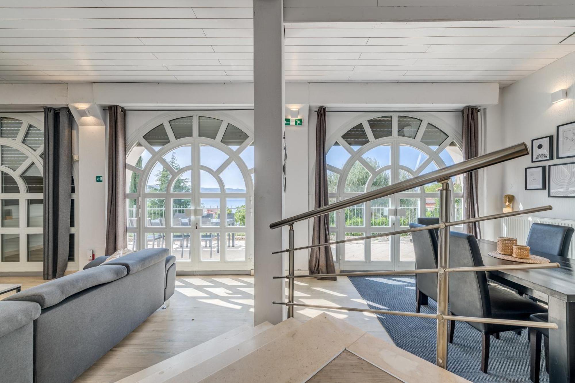Apartments With Pool Vrdoljak Omis Phòng bức ảnh