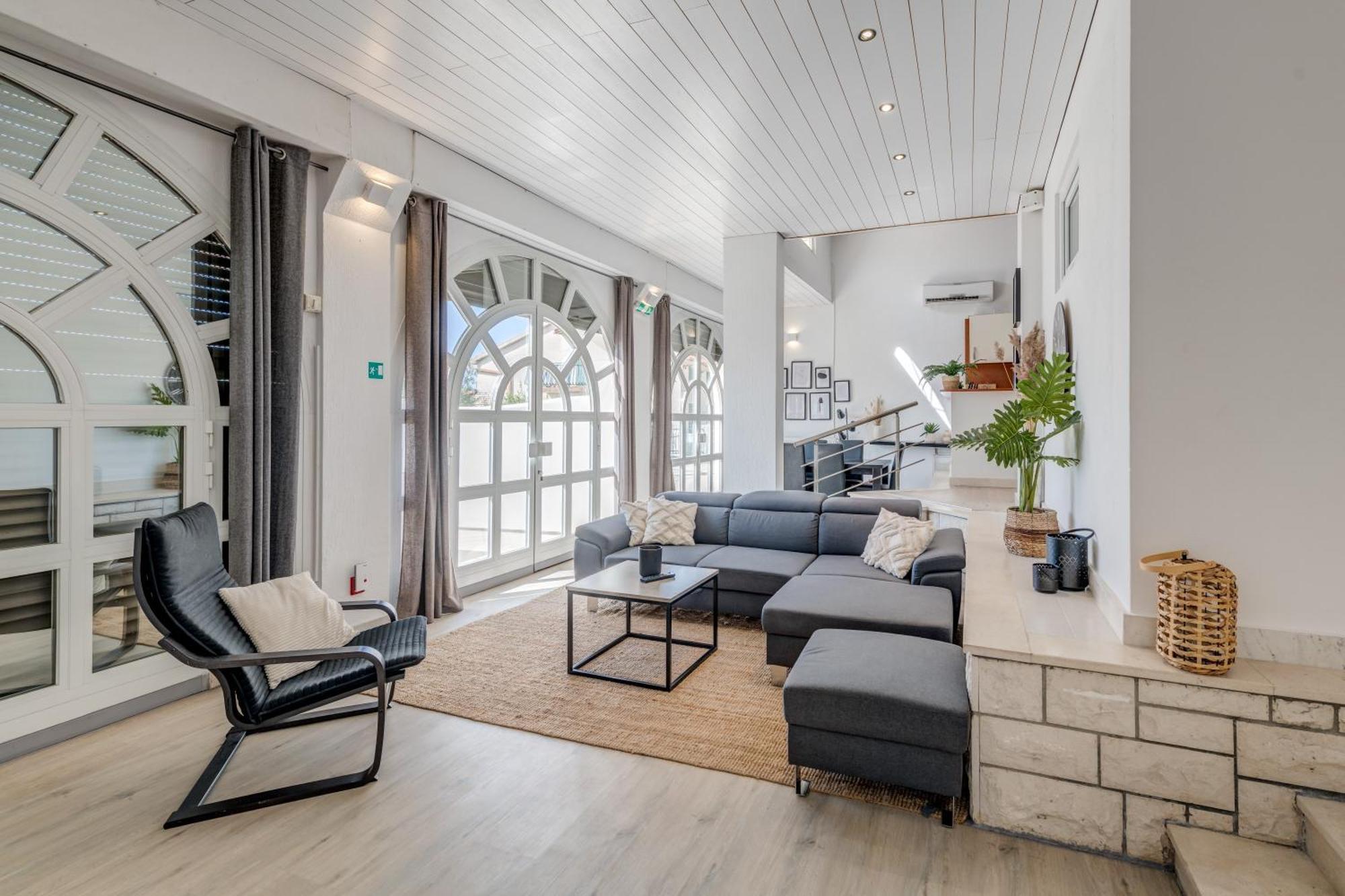 Apartments With Pool Vrdoljak Omis Phòng bức ảnh