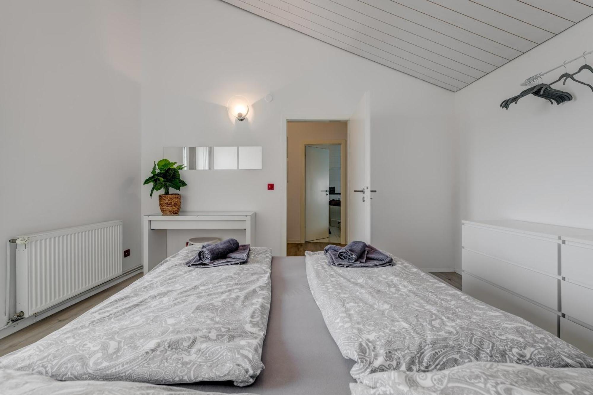 Apartments With Pool Vrdoljak Omis Phòng bức ảnh