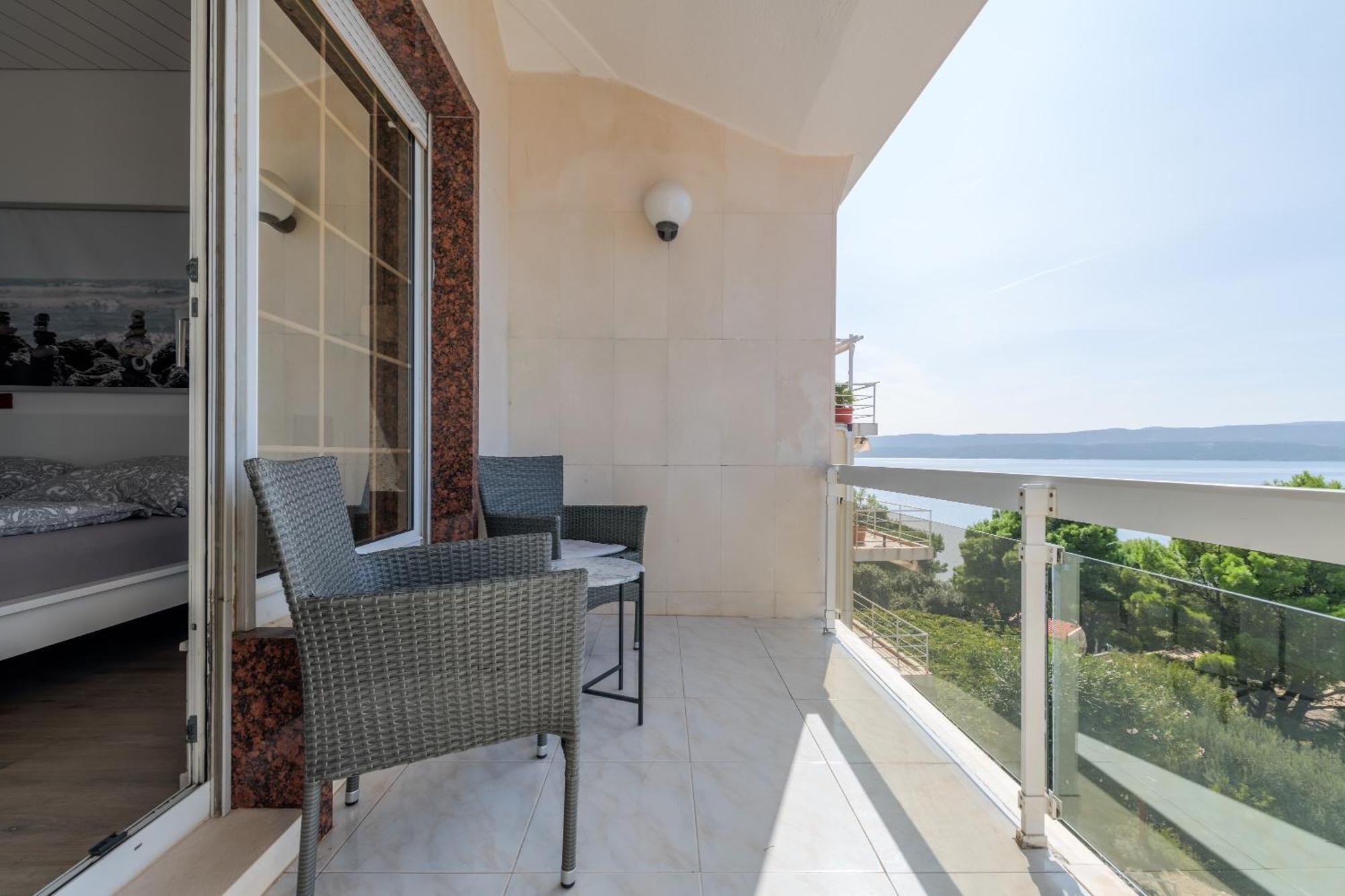 Apartments With Pool Vrdoljak Omis Phòng bức ảnh