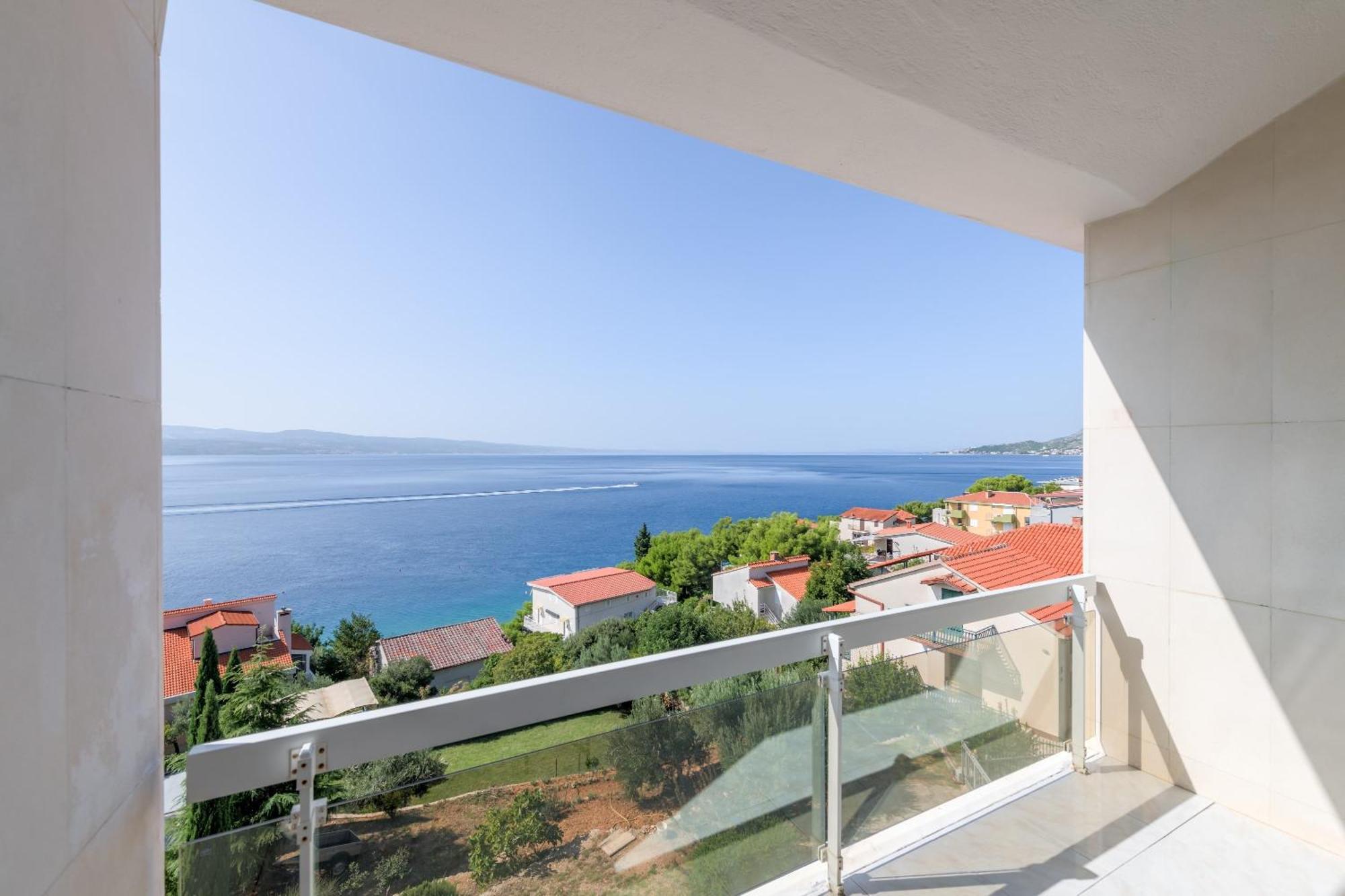 Apartments With Pool Vrdoljak Omis Phòng bức ảnh
