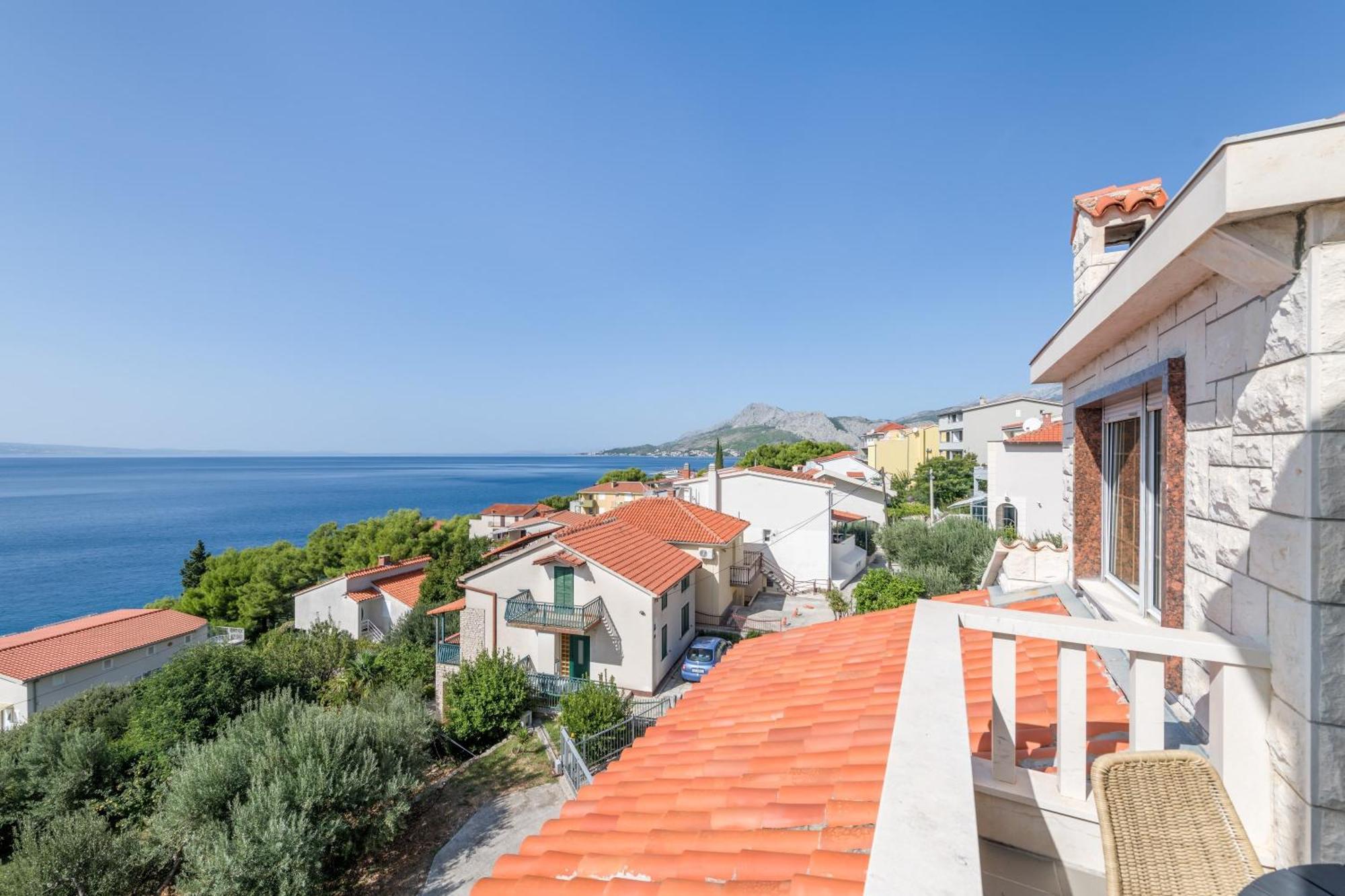 Apartments With Pool Vrdoljak Omis Phòng bức ảnh