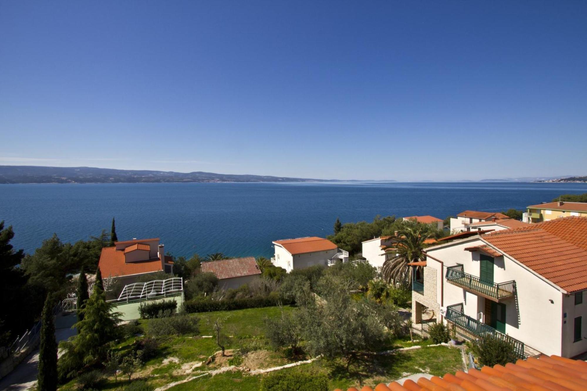 Apartments With Pool Vrdoljak Omis Phòng bức ảnh