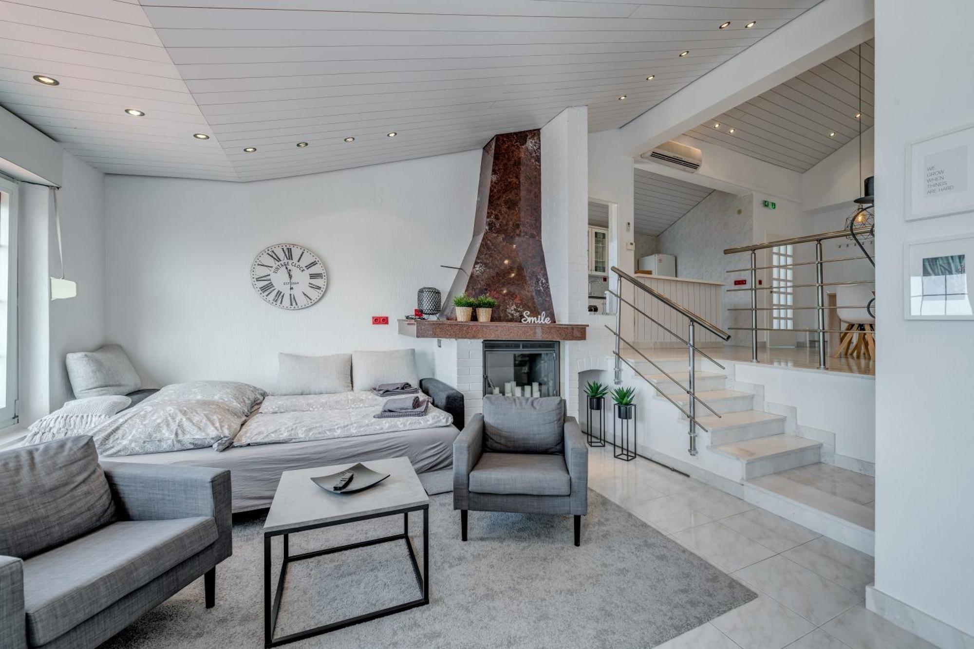Apartments With Pool Vrdoljak Omis Phòng bức ảnh